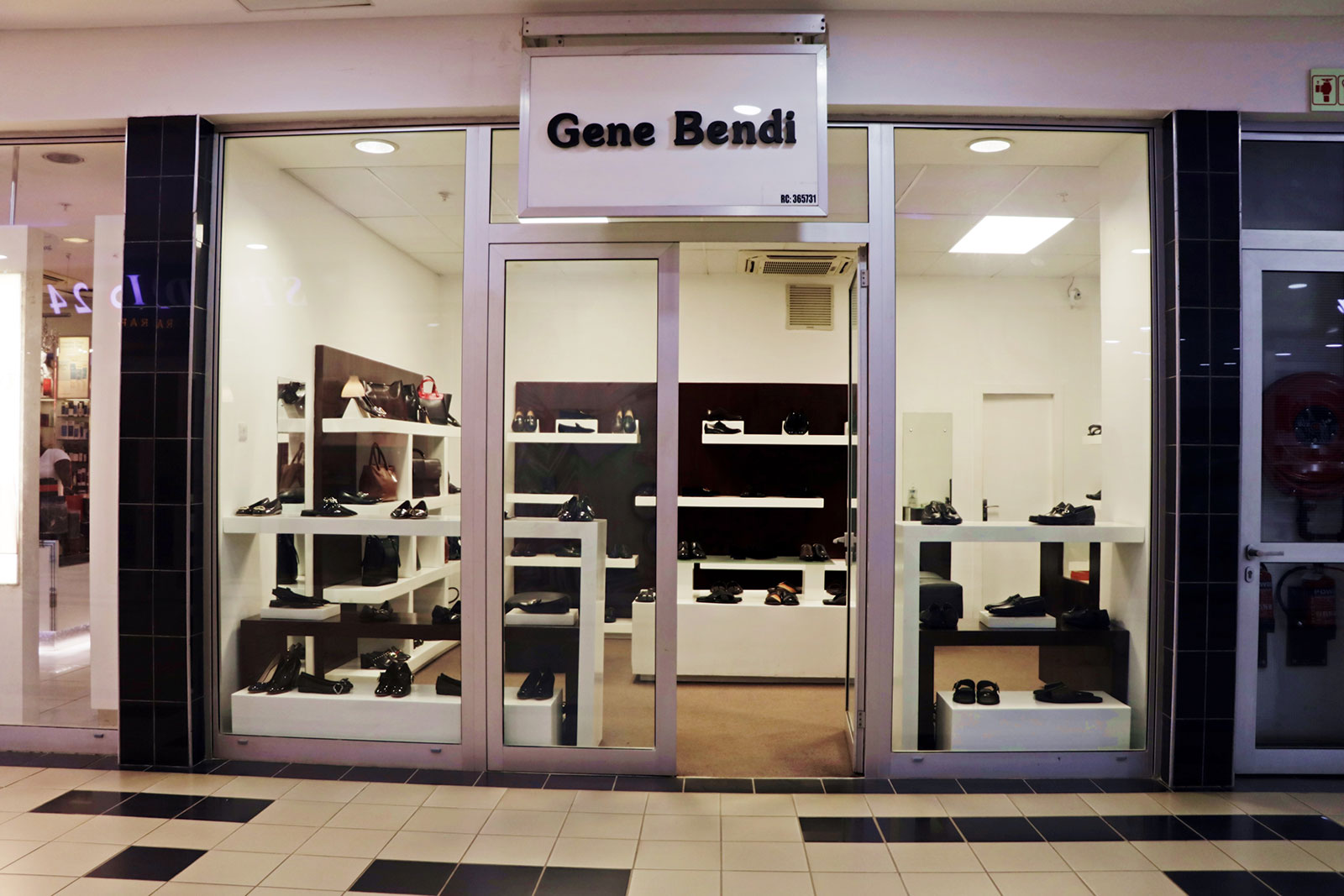 GENE BENDI shop front